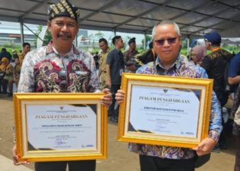 G:\2026\Januari\22 Januari 2026\5\Hal 5\Desa Awang Bangkal Barat Kecamatan Karang Intan Kabupaten Banjar berhasil meraih penghargaan.jpg