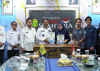 G:\2026\Januari\23 Januari 2026\5\Hal 5\Wali Kota Banjarmasin H. Muhammad Yamin HR, didampingi Sekretaris Daerah, Ikhsan Budima.jpg