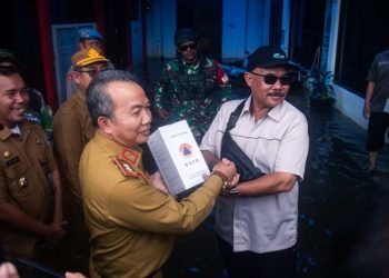 Gubernur Kalsel Bantu Korban Banjir di Desa Bincau Martapura