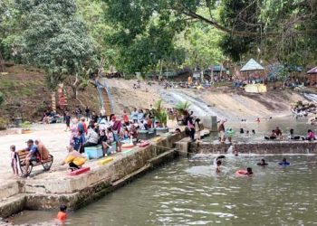 Seni Budaya Warnai Ramainya Wisata Air Terjun Tumpang Dua