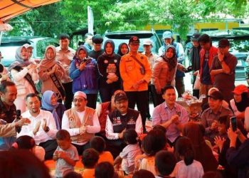 Mensos dan Wabup Meninjau Pengungsian Banjir