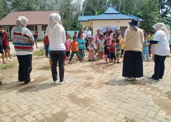 Trauma Healing Pulihkan Senyum Warga Gunung Batu