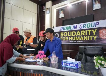 Jhonlin Grup Bantu Korban Banjir Kabupaten Banjar Rp1 Miliar