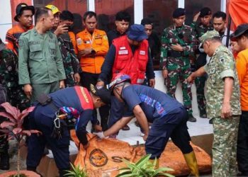 Kabut Hambat Evakuasi Korban Pesawat ATR 42-500