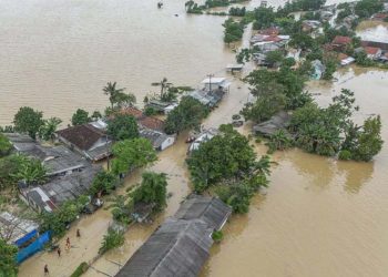 Banjir Merendam Permukiman Karawang