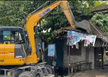 Sejumlah Bangunan Menutup Sungai Guring Ditertibkan