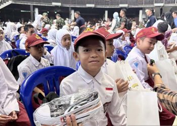 Korem Bagikan Ribuan Sepatu Gratis