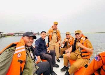 Gubernur Serahkan Bantuan di Pondok Babaris