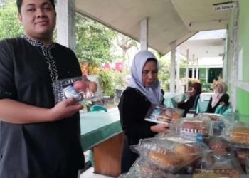 453 Siswa MAN 1 Tapin Terima MBG Kering Ramadhan