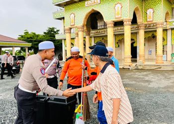 Satlantas Polres Tanah Laut Gelar Bakti Religi