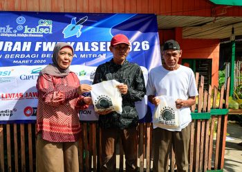 Sembako Murah FWE Diserbu Warga Kertak Hanyar