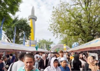Bank Kalsel tawarkan QRIS, solusi transaksi modern di Pasar Wadai Ramadhan