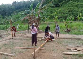 Fasilitas Rusak Diterjang Banjir, Parkir Wisata Gunung Hauk Kini Dibangun Kembali