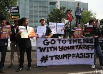 Aksi Unjuk Rasa Di Depan Kedutaan Besar Amerika Serikat