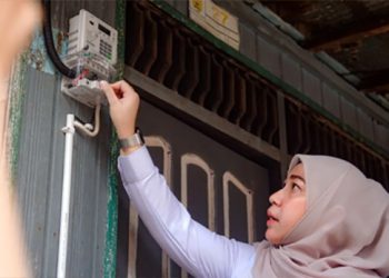 Lisa Nyalakan “Cahaya Ramadan” di Rumah Warga Cempaka