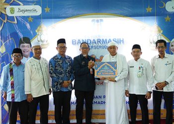 PAM Bandarmasih Sebarkan 50 Paket Sembako