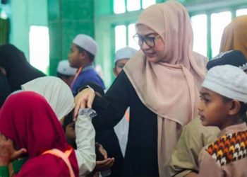 Wali Kota Lisa Halaby Bagikan Santunan Anak Yatim