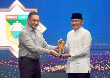 Bupati Tala Raih Penghargaan sebagai Kepala Daerah Pelopor Ekonomi
