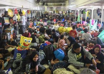 Pemudik Menggunakan Transportasi Laut