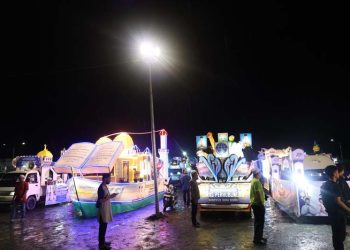 Bupati Andi Rudi Latif Sahur On The Road Sambil Salurkan Bantuan