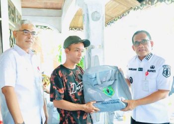 Bupati Kunjungi Korban Kebakaran di Sungai Namang