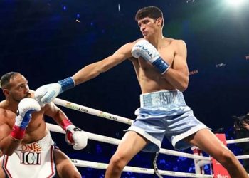 Fundora Pertahankan Sabuk Juara Dunia WBC