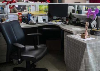 DPR Minta Kebijakan WFH Tidak Senin dan Jumat