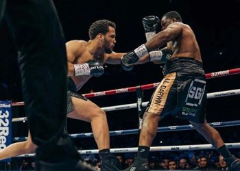 Moses Beri Kekalahan KO Pertama untuk Jermaine Franklin