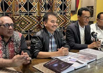 Roy Suryo dan Dokter Tifa Akan Gugat KPU