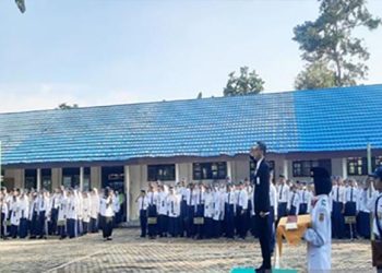 Kepala BPMP Bawa Semangat Kebersamaan di SMPN 11 Banjarbaru