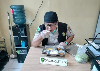 Petugas Pastikan MBG Layak Konsumsi