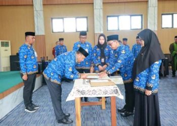 Bupati Lantik 25 Kepala Sekolah