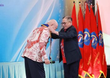 Gubernur Kalsel Hadiri Pengukuhkan Pengurus PSMTI