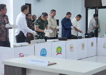 Supian HK Turut Serta Musnahkan Temuan Uang Rupiah Palsu