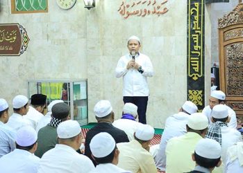 H Yamani Sholat Hajat Bersama CJH