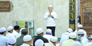H Yamani Sholat Hajat Bersama CJH