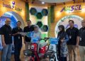Bank Kalsel Serahkan Tiga Unit Sepeda Listrik untuk Nasabah KC Utama Pemenang Undian Kredit Multiguna