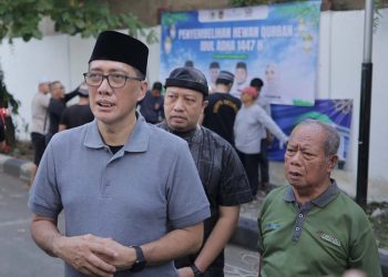 Bank Kalsel dan Press Room DPRD Perkuat Sinergi Lewat Kurban Sapi