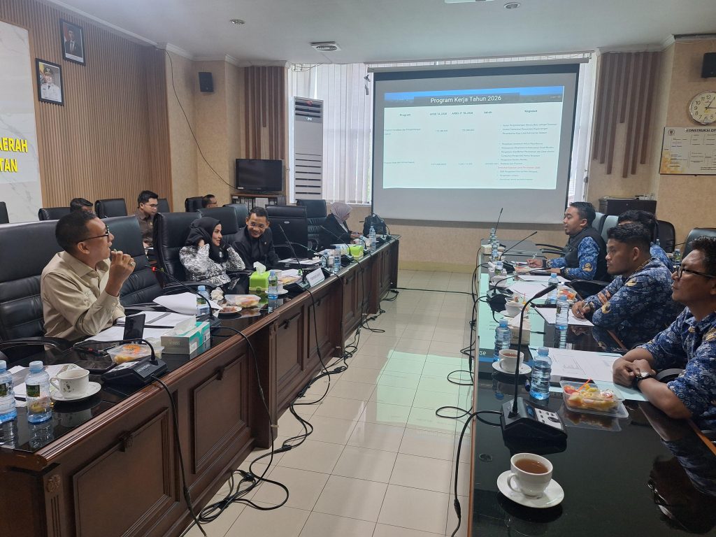 Komisi III DPRD Provinsi Kalsel rapat UPT Kebun Raya membahas evaluasi anggaran tahun 2026.rds