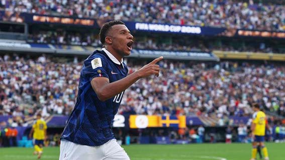 Les Bleus Menang 3-0, Tembus Babak 16 Besar Sama Messi - Kylian Mbappe menyamai gol Lionel Messi usai Prancis hajar Swedia di Piala Dunia 2026.(foto:mb/web)