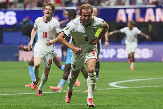 Harry Kane Cetak Brace, Inggris Menang Dramatis 2-1 atas Kongo Merayakan Gol - Striker timnas Inggris Harry Kane merayakan gol keduanya ada laga 32 besar Piala Dunia 2026 antara Inggris dan Republik Demokrasi Kongo di Atlanta Stadium, Atlanta, Georgia, Amerika Serikat, pada 1 Juli 2026.(foto:mb/web)