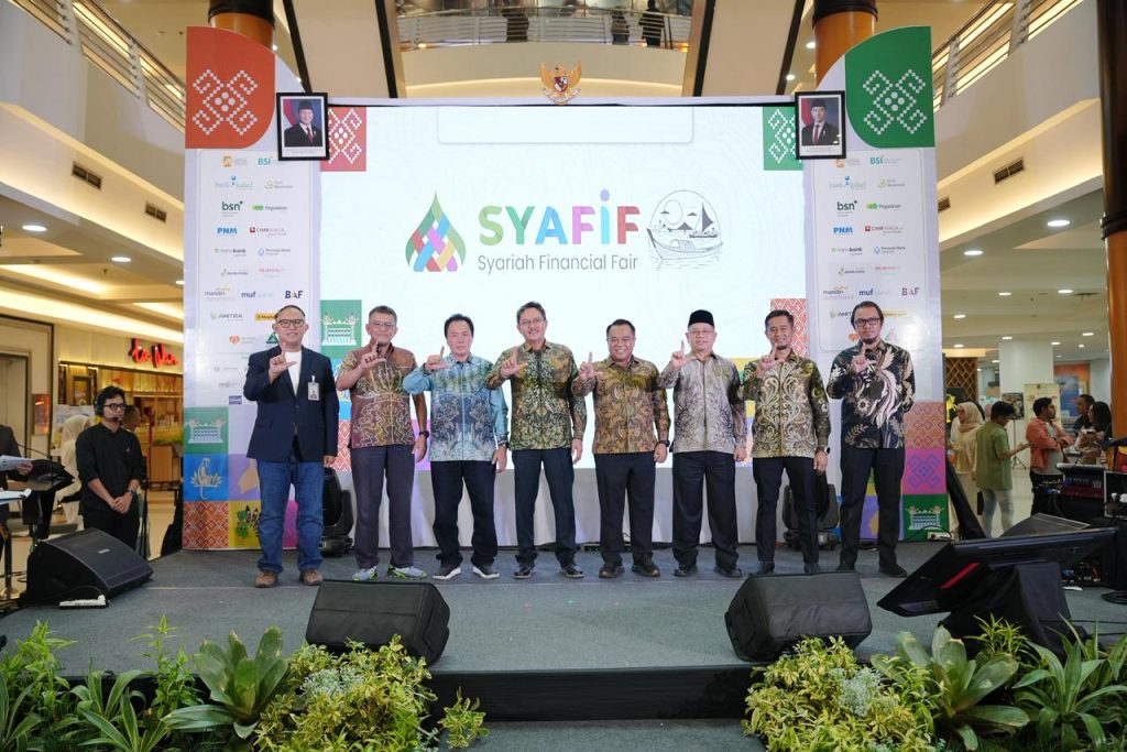 PERKUAT LITERASI - OJK memperkuat listerasi dan inklusi Keuangan Syariah melalui penyelenggaraan Syariah Financial Fair (SYAFIF) Goes to Banjarmasin.(Foto: mb/ist)