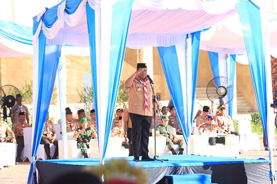 Wakapolda Kalsel Buka Pertikarada 2026 Wakapolda Kalsel, Brigjen Pol Noviar saat menjadi Irup pada pembukaan perkemahan pramuka, Pertikarada Kalsel 2026 di halaman Masjid Raya Sabilal Muhtaddin. (foto:mb/ist)