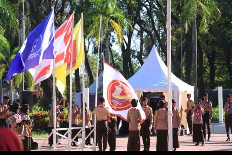 Polresta Perkuat Pembinaan Generasi Muda lewat Pertikarada WAKAPOLDA Kalimantan Selatan Brigjen Pol Noviar membuka kegiatan Perkemahan Bakti Saka Bhayangkara Tingkat Daerah Kalimantan Selatan (Pertikarada Kalsel) 2026 di halaman Masjid Sabilal Muhtadin Banjarmasin, Senin (6/7). (Foto:mb/ant/hms polresta bjm)