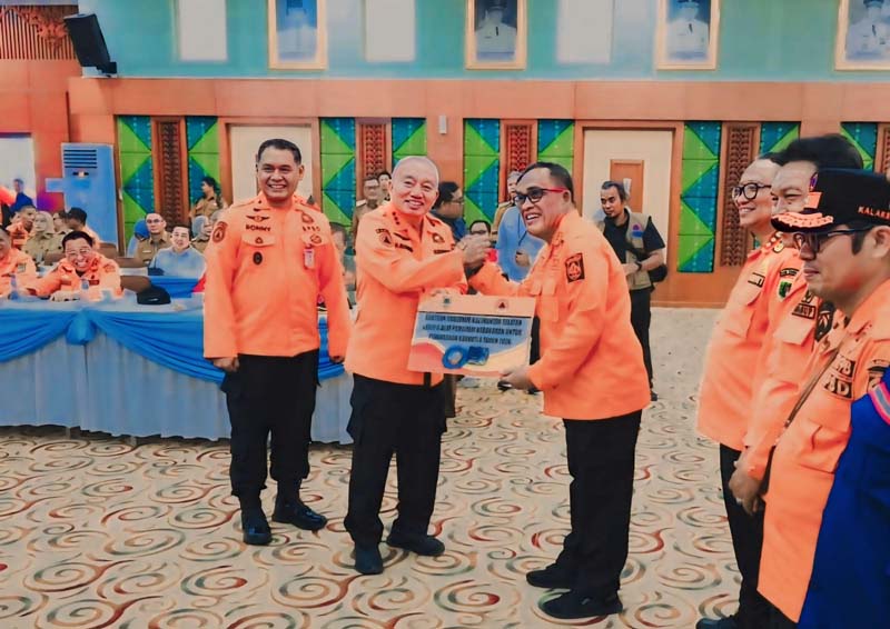 Bupati HSU Hadiri Apel Kesiapsiagaan Karhutla KARHUTLA-Bupati HSU H Sahrujani menghadiri rapat koordinasi Karhutla di Banjarbaru. (foto:mb/ist)