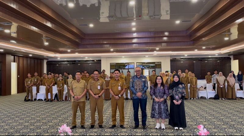 Pemkab Kotabaru Terapkan PP 94/2021 dan Optimalkan Aplikasi I-DIS SOSIALISASI-Kegiatan sosialisasi yang digelar BKPSDM Kabupaten Kotabaru memperkuat penegakan disiplin ASN melalui implementasi Peraturan Pemerintah Nomor 94 Tahun 2021 tentang Disiplin Pegawai Negeri Sipil, bertempat di Aula Bamega Kantor Bupati Kotabaru. (foto:mb/ebet)