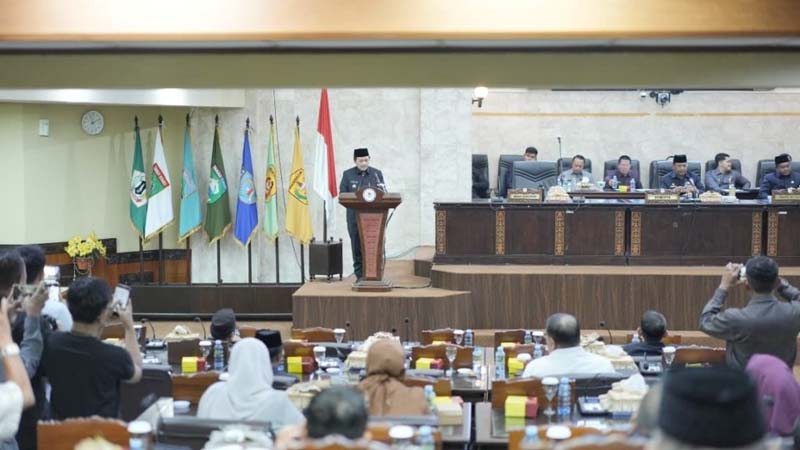 Wagub Pastikan Pengelolaan Keuangan Bermanfaat Kemajuan Daerah Wakil Gubernur (Wagub) Kalimantan Selatan, H Hasnuryadi Sulaiman saat menyampaikan sambutan pada rapat paripurna DPRD Provinsi Kalsel, di Banjarmasin