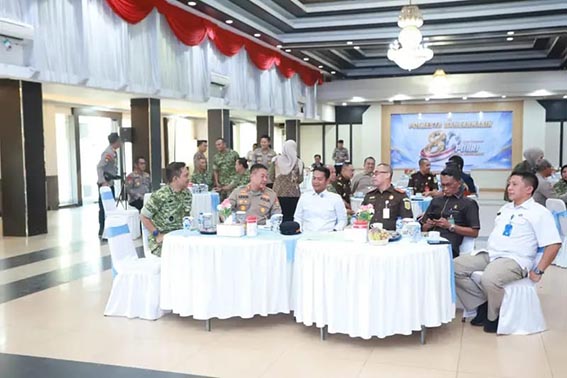 Forkopimda Kota Banjarmasin Coffee Morning di Polresta Forum Koordinasi Pimpinan Daerah (Forkopimda) Kota Banjarmasin saat Coffee Morning di Aula Mathilda Batlayeri Polresta Banjarmasin. (foto:mb/ist)