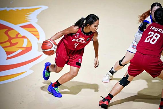 Indonesia Kalahkan Thailand 93-42 di Piala Asia U18 Putri Beraksi - Pebasket tim nasional U18 putri Indonesia Praisley Blessed beraksi dalam pertandingan Grup A Piala Asia Bola Basket U18 Putri 2026 melawan tuan rumah Thailand di Stadion Nimibutr, Bangkok, Thailand, Selasa (14/7/2026).(foto:mb/ant)