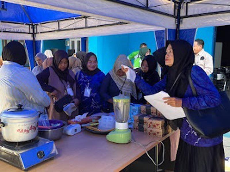 Dinas Perikanan Gelar Pelatihan Pengolahan Hasil Perikanan Untuk UMKM PELATIHAN-Dinas Perikanan Kabupaten Kotabaru menggelar Pelatihan Pengolahan Hasil Perikanan dan diikuti oleh Dharma Wanita Persatuan ,Pemberdayaan dan Kesejahteraan Keluarga , juga para pelaku Usaha Micro, Kecil, dan Menengah Kotabaru. (foto:mb/ebet)